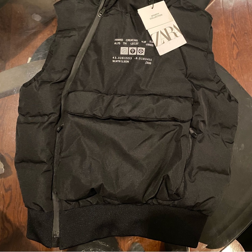 NWT Boys Zara black Hooded Puffer vest size 6/7